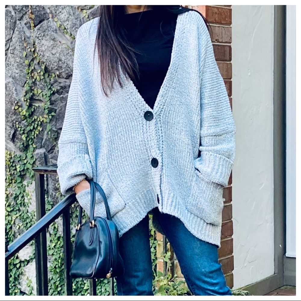 Soft knit sweater cardigan with pockets - Picture 4 of 6